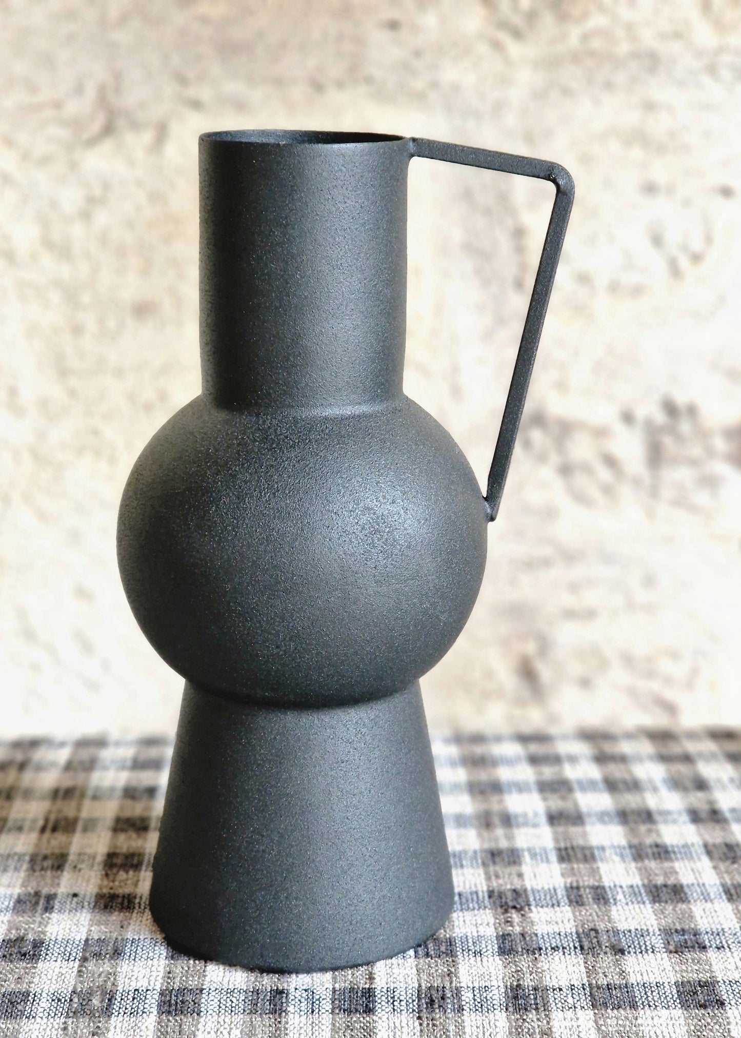 Vase Mauri | métal noir -petit modèle